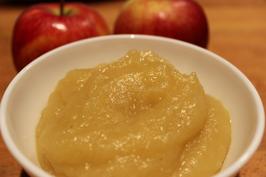 Easy applesauce recipe via food.com.