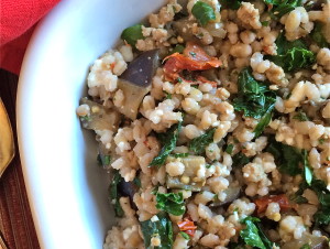 Casserole méditerranéenne d’aubergine et orge