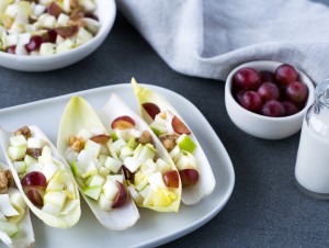 Salade d’endives aux pommes et aux noix de Grenoble