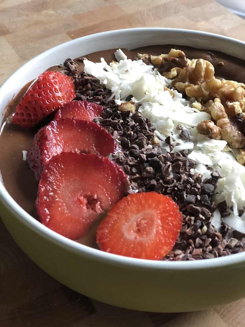 chocolate smoothie bowl